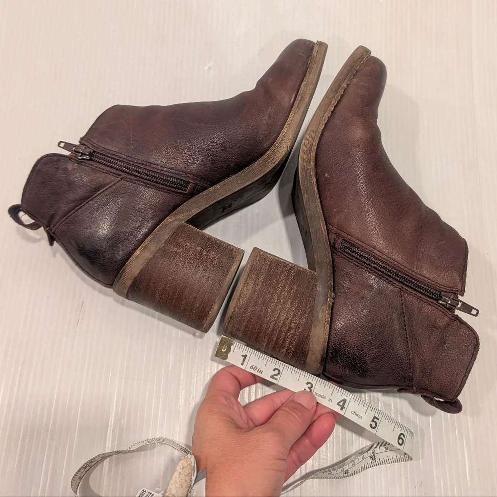 CROWN VINTAGE Hashel Brown Leather Square Toe Chunky Heel Western Ankle Boots